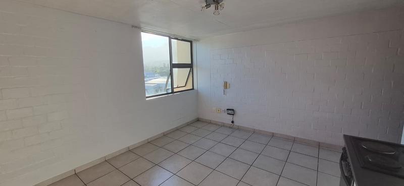 To Let 1 Bedroom Property for Rent in Wynberg Western Cape